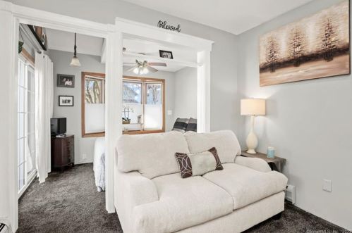 13 Prospect St, Greenwich CT 06830-6820 exterior