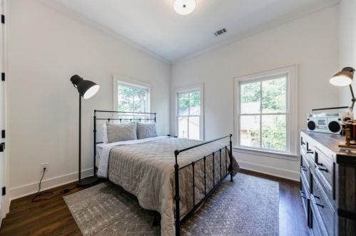 62 Montgomery St, Atlanta GA  30307-2844 exterior