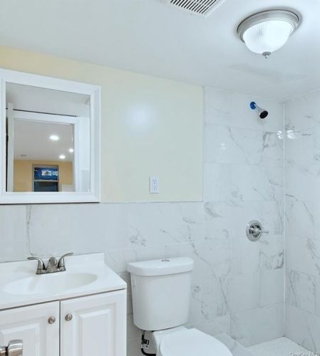 2732 Holland Ave, Bronx NY 10467-8709 exterior