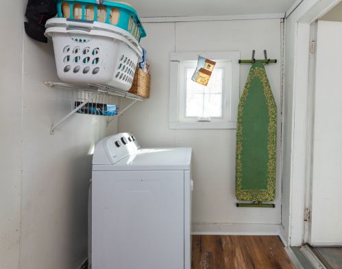 41 Bay Rd, Newmarket NH 03857-1711 exterior