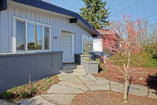 5211 16th Ave, Seattle WA  98106-1504 exterior