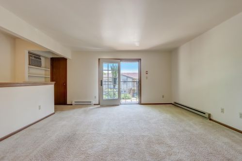 4585 Greenridge Cir, Milwaukee WI  53220-3380 exterior