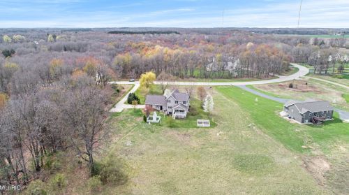 1758 Starr View Ln, Middlevle MI 49333-8061 exterior