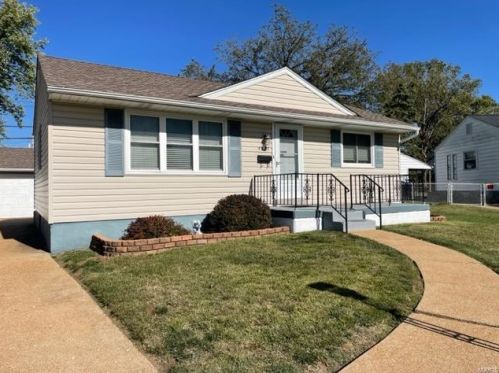 4327 Maroon Ct, Saint Louis, MO 63123-6714