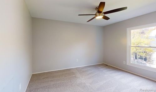 1226 Kings Cv Ct, Rochester MI 48306-4226 exterior