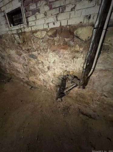 89 Old Broadway, North Haven CT 06473-1606 exterior