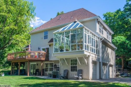 5 Cliffside Way, Andover NJ  07821-5042 exterior