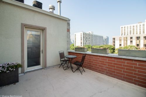 120 Oak St, Chicago IL  60611-1204 exterior