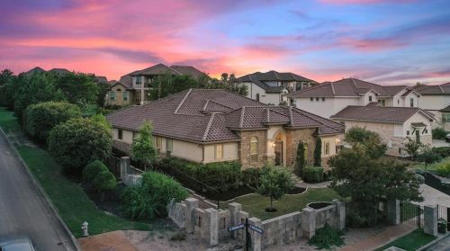 101 Barbuda Dr, Austin, TX 78734-5329