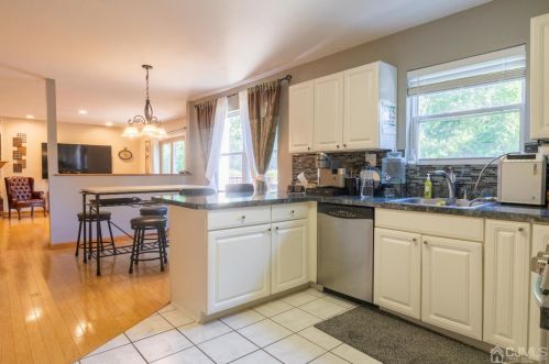 122 Dewolfe St, Edison NJ  08817-5145 exterior