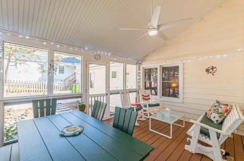 1714 Belle Isle Cir, Atlanta GA 30329-2527 exterior