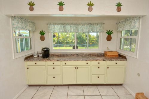 834 Walters Ter, Fort Pierce FL 34983-3963 exterior