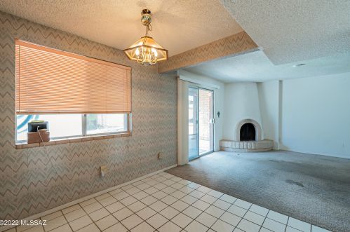 9151 Deer Trl Cir, Tucson AZ 85710-8034 exterior