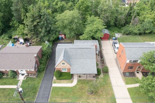 1284 Raven Dr, Pittsburgh PA  15243-1242 exterior