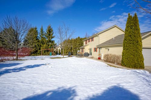 4501 121, Milwaukee WI 53228-2490 exterior