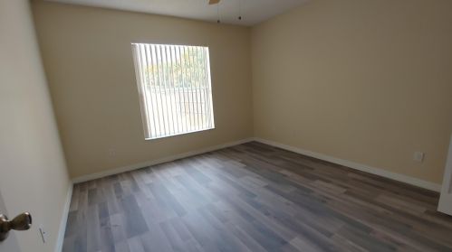 1013 College Park Rd, Fort Pierce FL 34953-5842 exterior