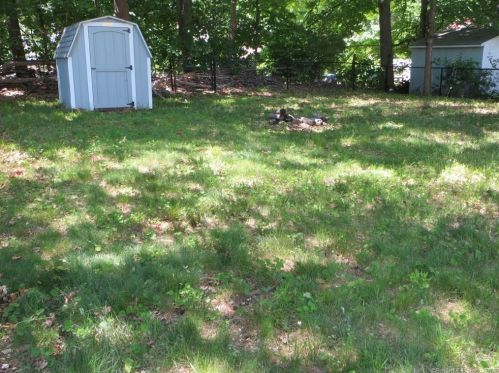 18 Earl St, Manchester CT  06040-4336 exterior