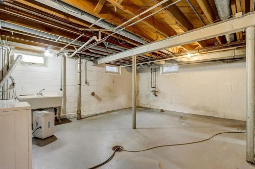 3160 Menomonee Riv Pkwy, Milwaukee WI 53222-3371 exterior