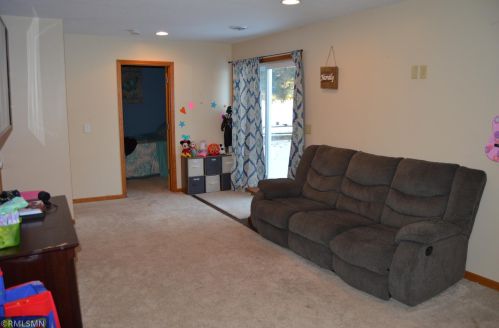 7050 Spruce Dr, Princeton MN 55371-6091 exterior