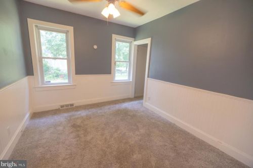 220 Hauser Ave, Trenton NJ 08620-1702 exterior