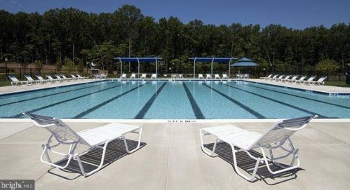 963 Indigo Bunting Ln, Glen Burnie MD 21060-8325 exterior