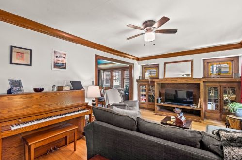 2014 Marion St, Milwaukee, WI 53211-2004