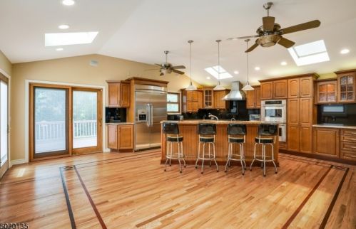 153 Robbins Ave, Berkeley Heights NJ 07922-1209 exterior