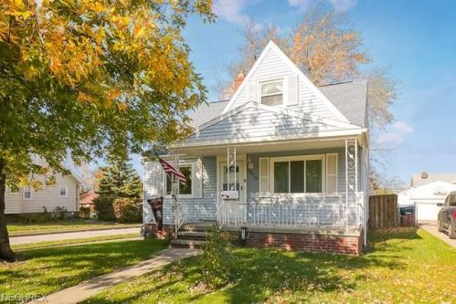 5910 Luelda Ave, Cleveland OH  44129-1954 exterior