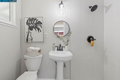 1325 Linden Dr, Concord CA  94520-4017 exterior