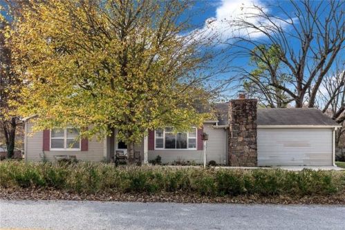 209 School Ave, Springdale AR  72762-9149 exterior