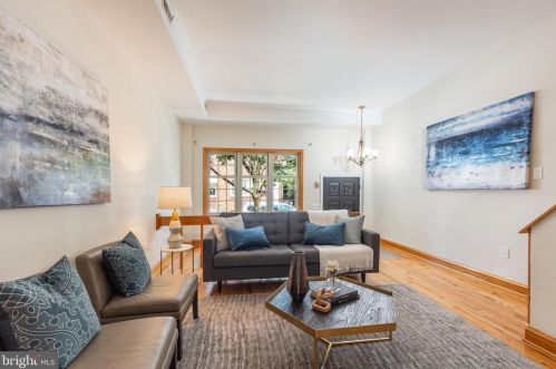 1318 Dickinson St, Philadelphia PA  19147-6221 exterior