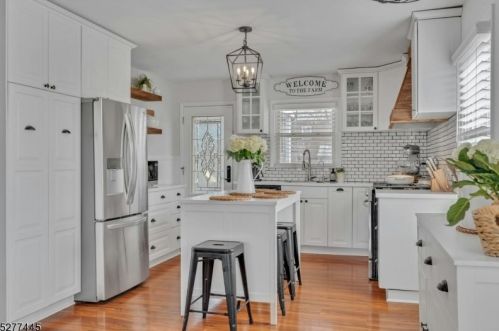 15 Harding Ave, Clark NJ 07066-2544 exterior