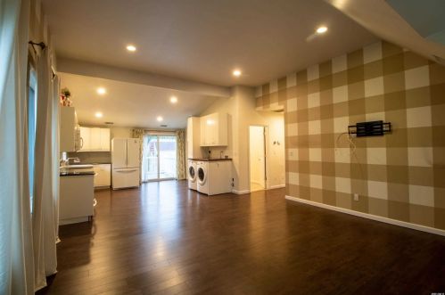 1000 Smithtown Ave, Bohemia NY 11716-2179 exterior