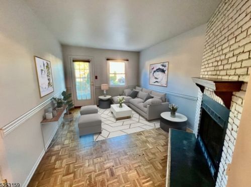 39 Wareham Ct, Scotch Plains NJ 07076-3132 exterior