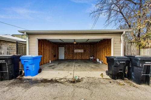 7329 Vernon Ave, Chicago IL 60653-3405 exterior