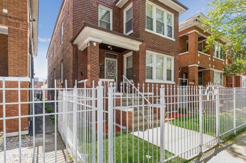 7029 Artesian Ave, Chicago, IL 60629-1423