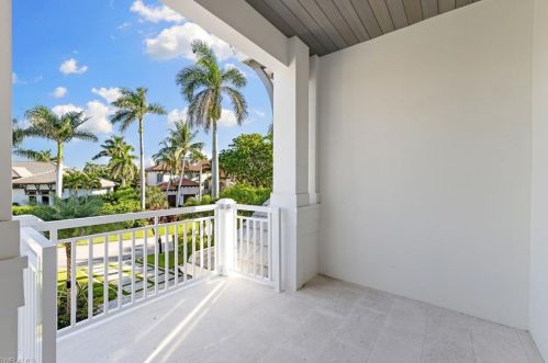 3139 Leeward Ln, Naples FL 34103-4038 exterior