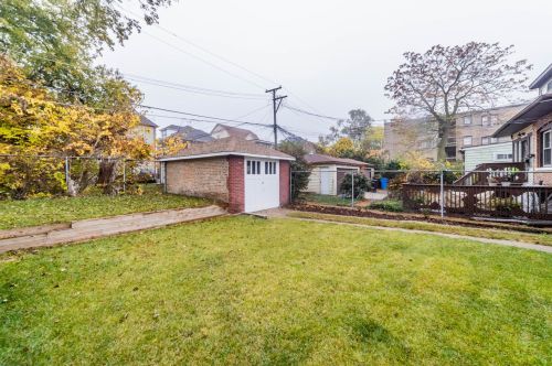 7225 Bennett Ave, Chicago IL  60649-2905 exterior