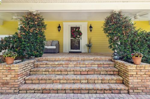 4130 Crooked Mile Rd, Merritt Island, FL 32952-6204