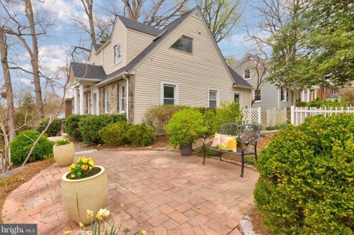 927 28th St, Arlington, VA 22202-2236