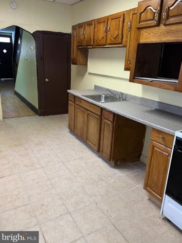 1223 Jackson St, Camden NJ 08104-3525 exterior