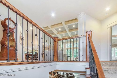 642 Chancellor Dr, Wyoming MI 49418 exterior