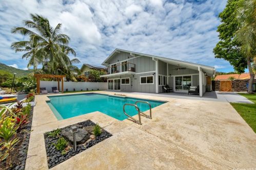 6847 Niumalu Loop, Honolulu HI 96825-1642 exterior