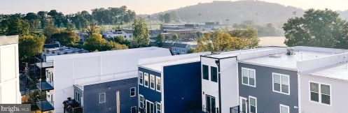 1262 Holbrook Ter, Washington DC  20002-2704 exterior