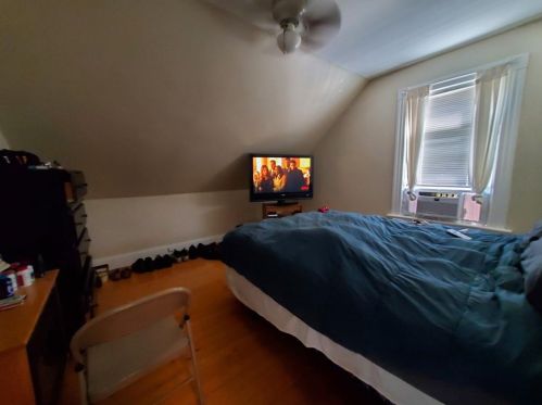 13 Clinton St, Providence RI 02919-4122 exterior