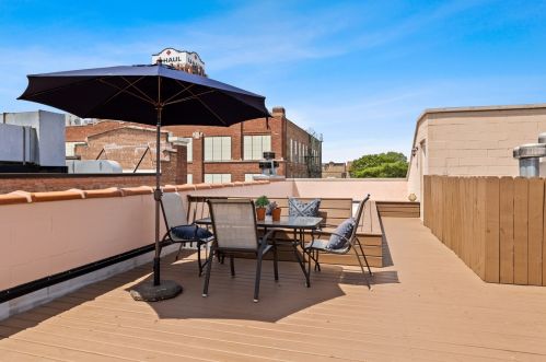 2421 Racine Ave, Chicago IL  60614-2110 exterior