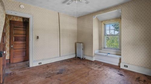 166 Adelaide Ave, Providence RI 02907-1833 exterior