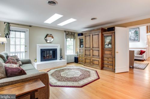 4 Argyle St, Rockville MD 20850-4417 exterior