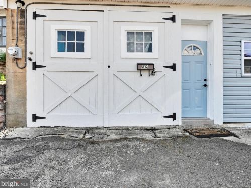 50 Savory St, Primrose, PA 17901-3938