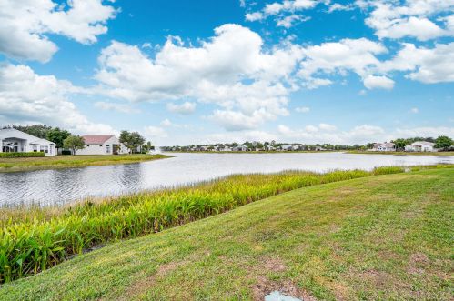 6810 Fiji Cir, Boynton Beach FL 33437-7022 exterior